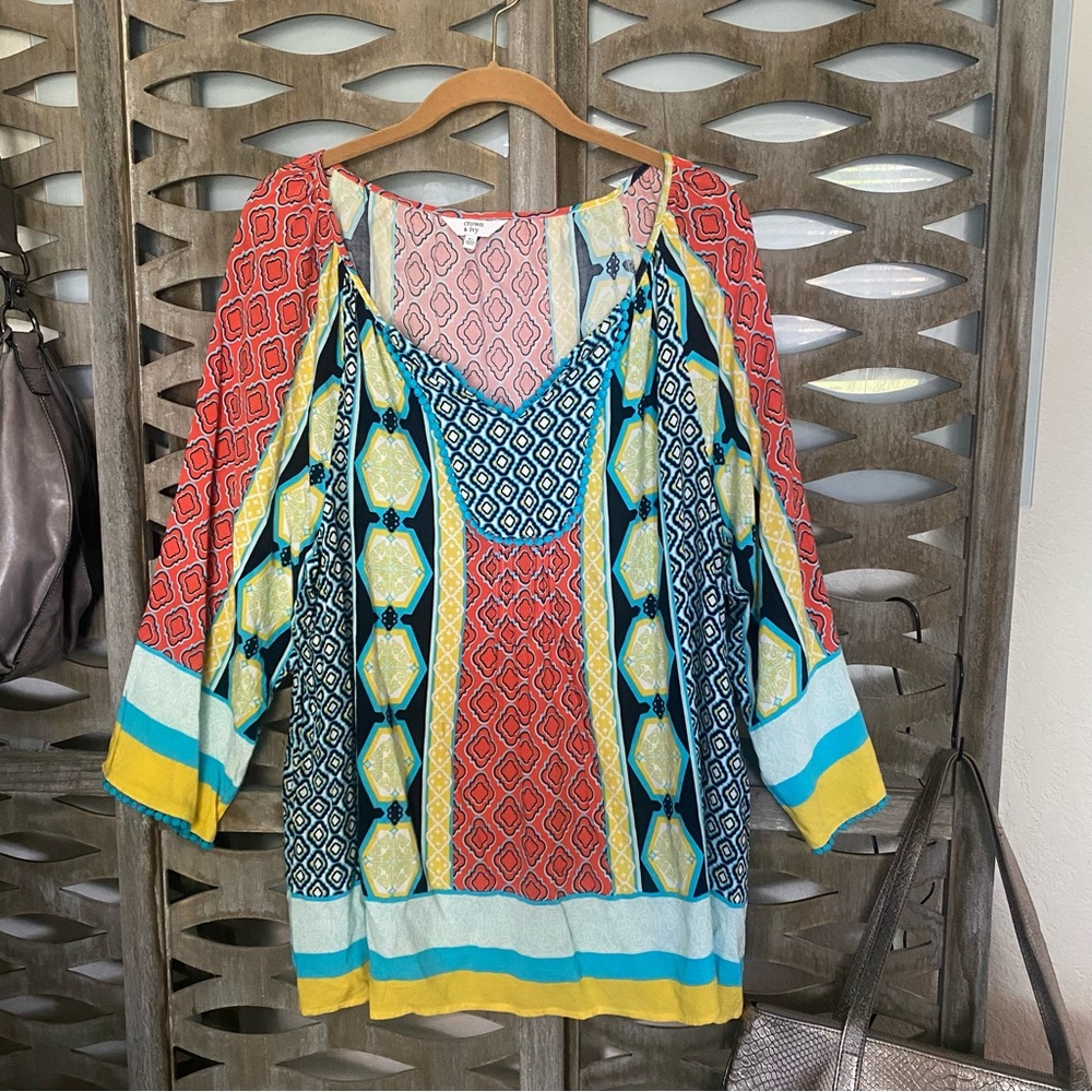 Crown & Ivy Pink and Green Graphic Tunic with 3/4 Sleeves